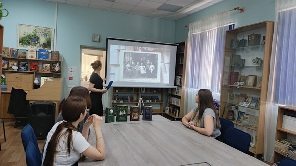11.08.2025_Литературный_час_Вес.jpg
