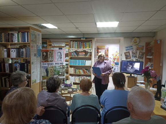 _1.23.05.2025_Кинопутешествие_по_страницам_книг_Талант_из_народных_глубин_в_ПМК_-8_отделе.jpg