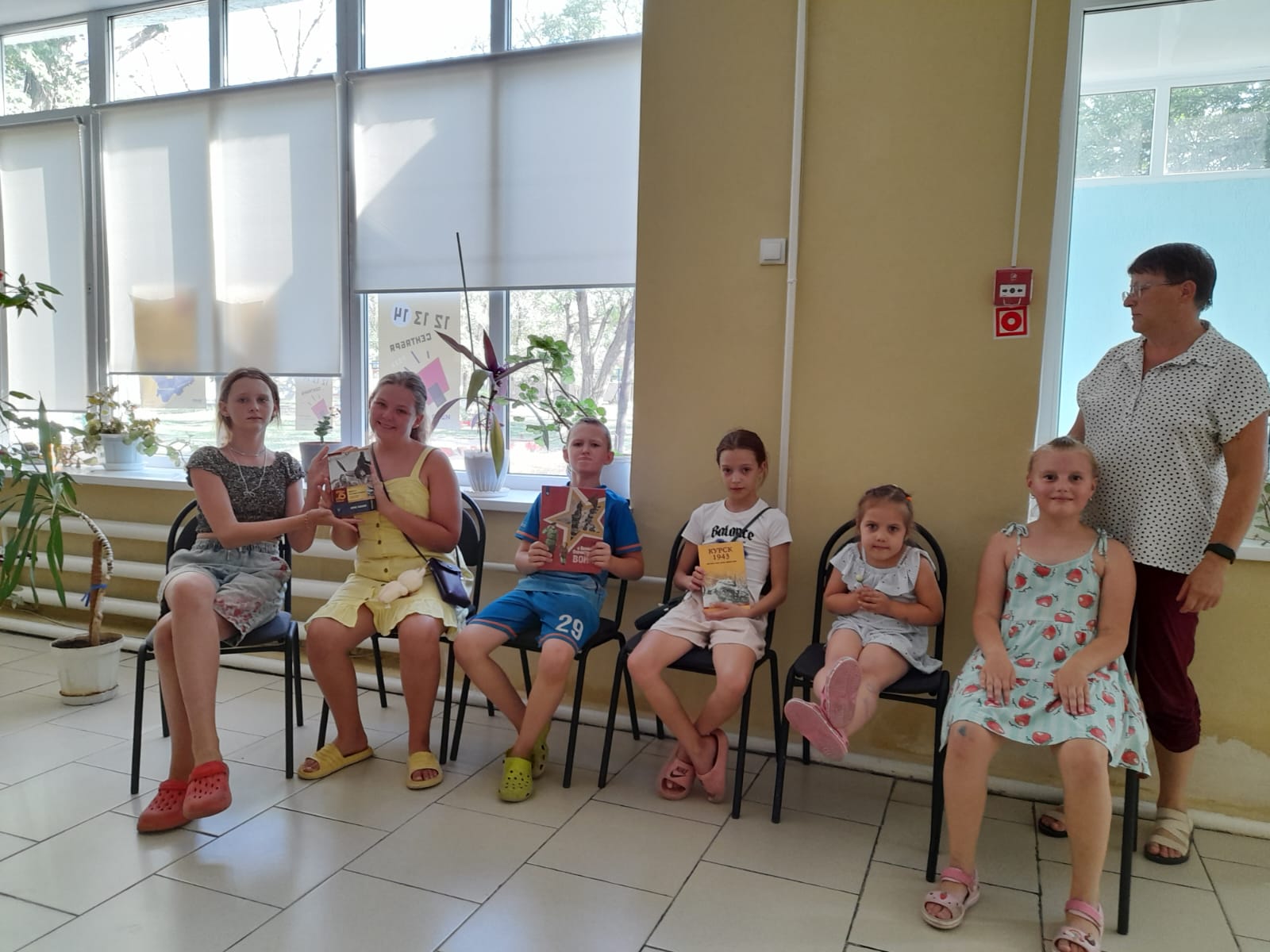 _22.08.2025_Патриотический_час_Курская_битва._И_плавилась_броняв_Зимовниковском_отделе.jpg
