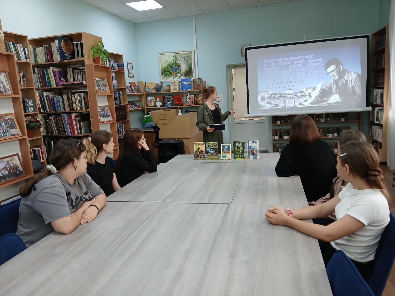 _2_Фото_1_29.08.2025_Беседа_Легендарный_писатель.jpg