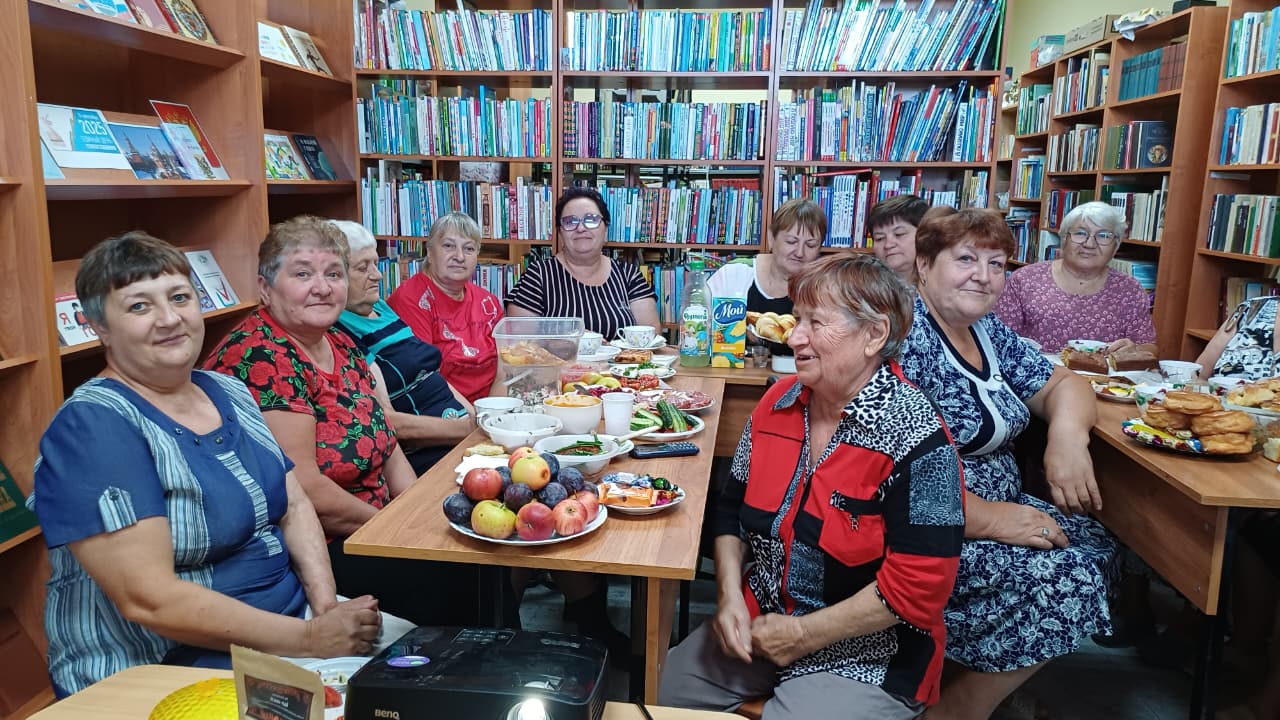 _3_19.08.2025_Час_фольклора_Яблочный_спас__ешь_сейчас_и_про_запас_в_Камышевском_отделе.jpeg