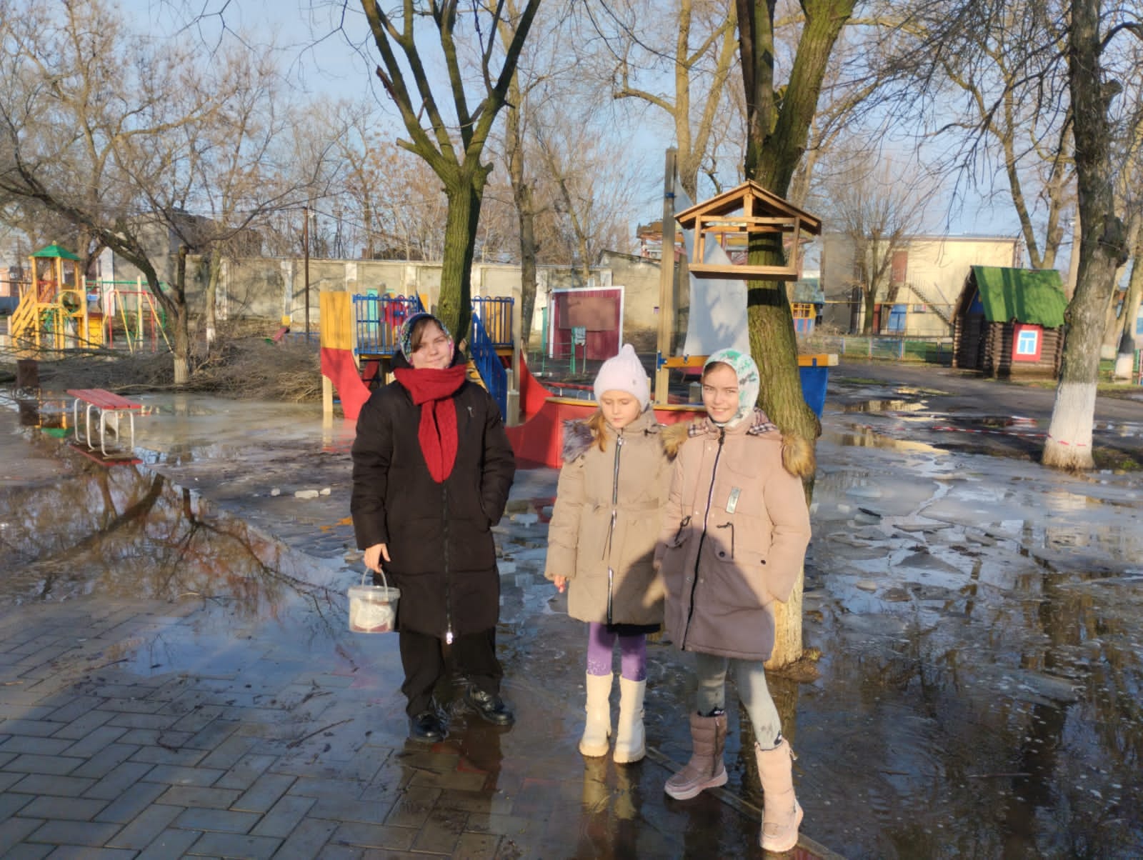 Фото 1. 15.02.24 День добрых дел Трудно птицам зимовать надо птицам помогать. ДБ