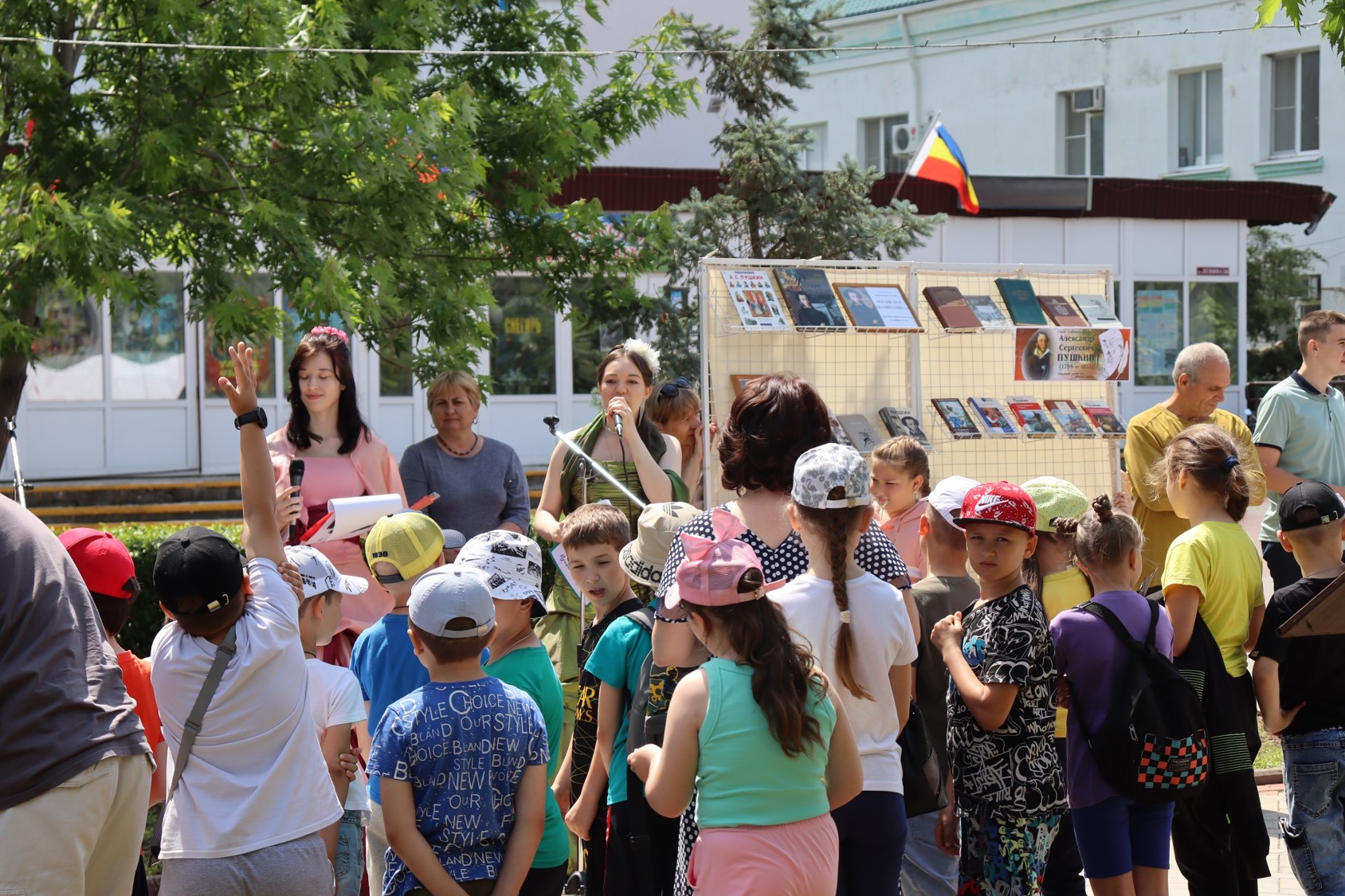 Фото 11. 06.06.2023 Литературный бульвар Вся палитра пушкинского слова. ЦБ