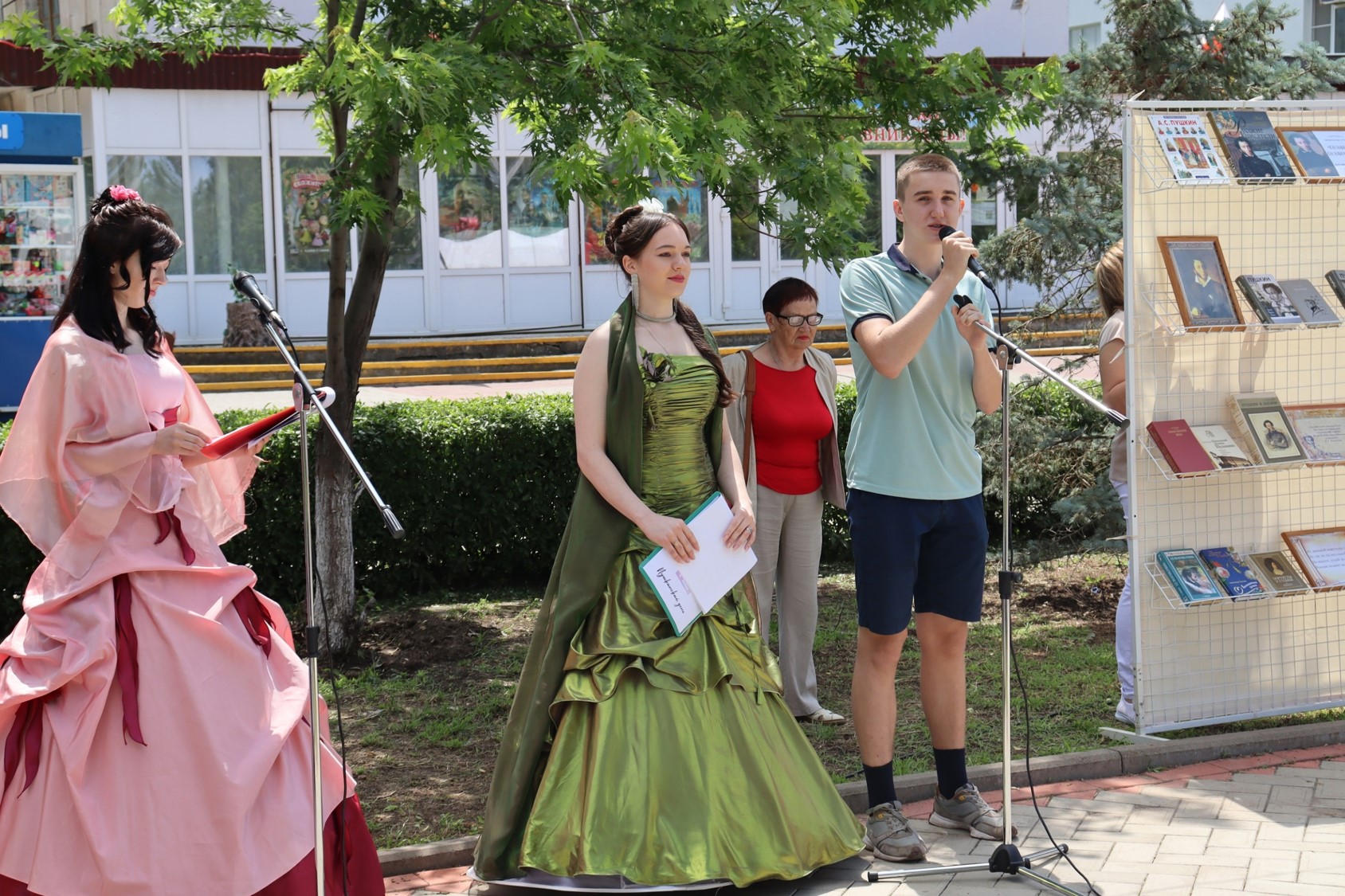 Фото 2. 06.06.2023 Литературный бульвар Вся палитра пушкинского слова. ЦБ