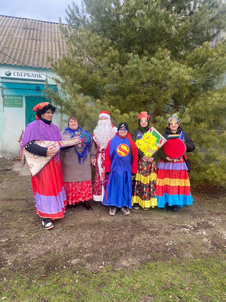 Фото 3. 12.01.2024 Фольклорные посиделки Настали святки запевай колядки в Камышевском отделе