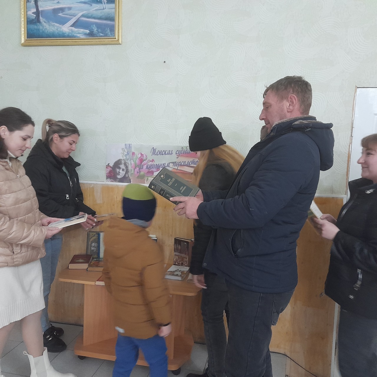 фото 2. 07.03.2024 Литературное обозрение Женская судьба за книжным переплетом в Кировском отделе