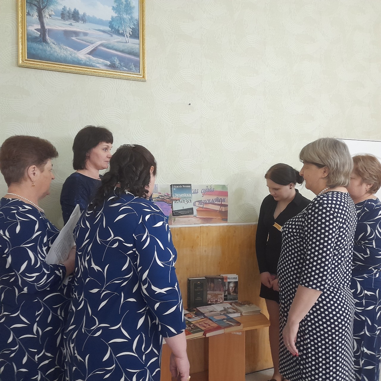 фото 5. 07.03.2024 Литературное обозрение Женская судьба за книжным переплетом в Кировском отделе